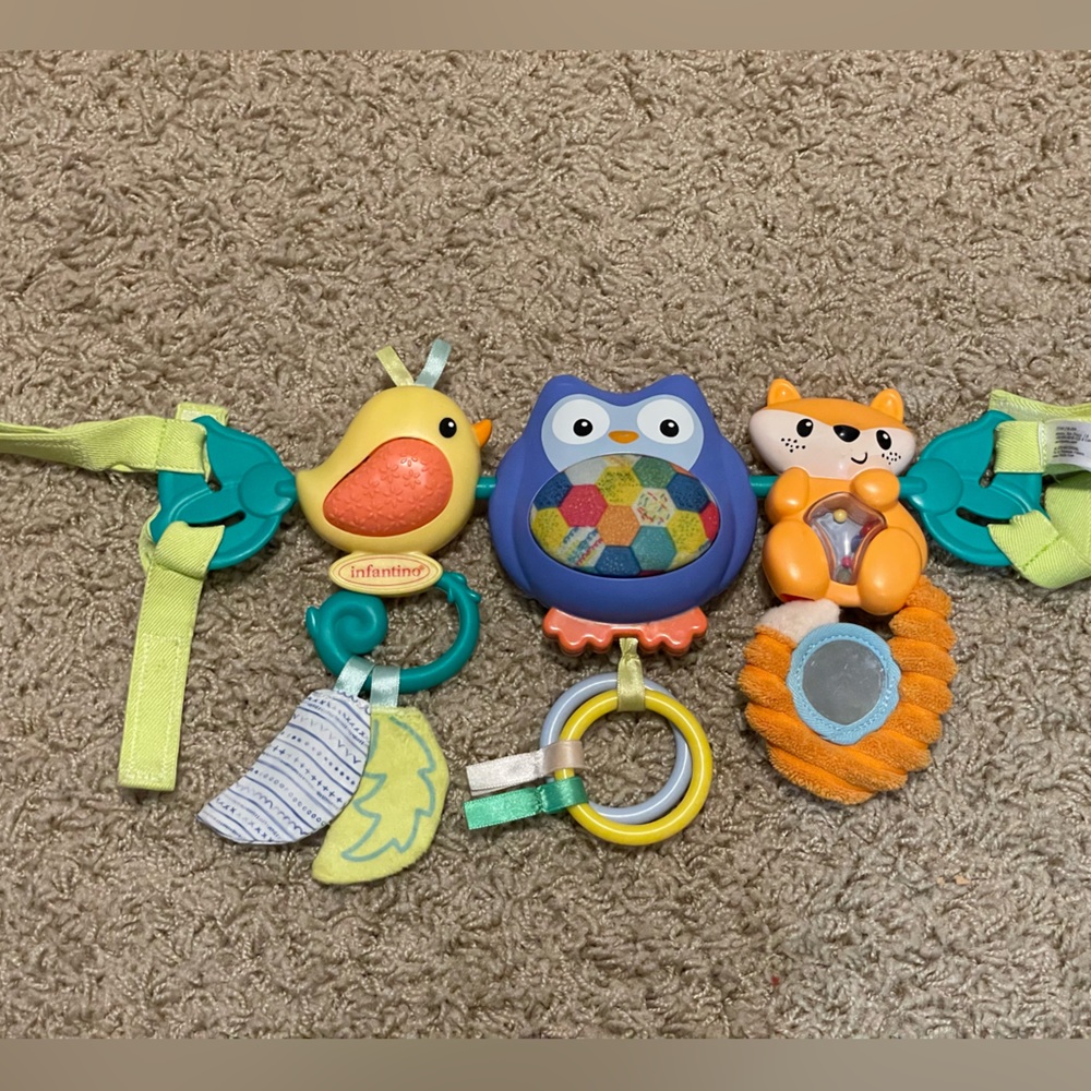Infantino Go Gaga! Musical Travel Bar for Car seat